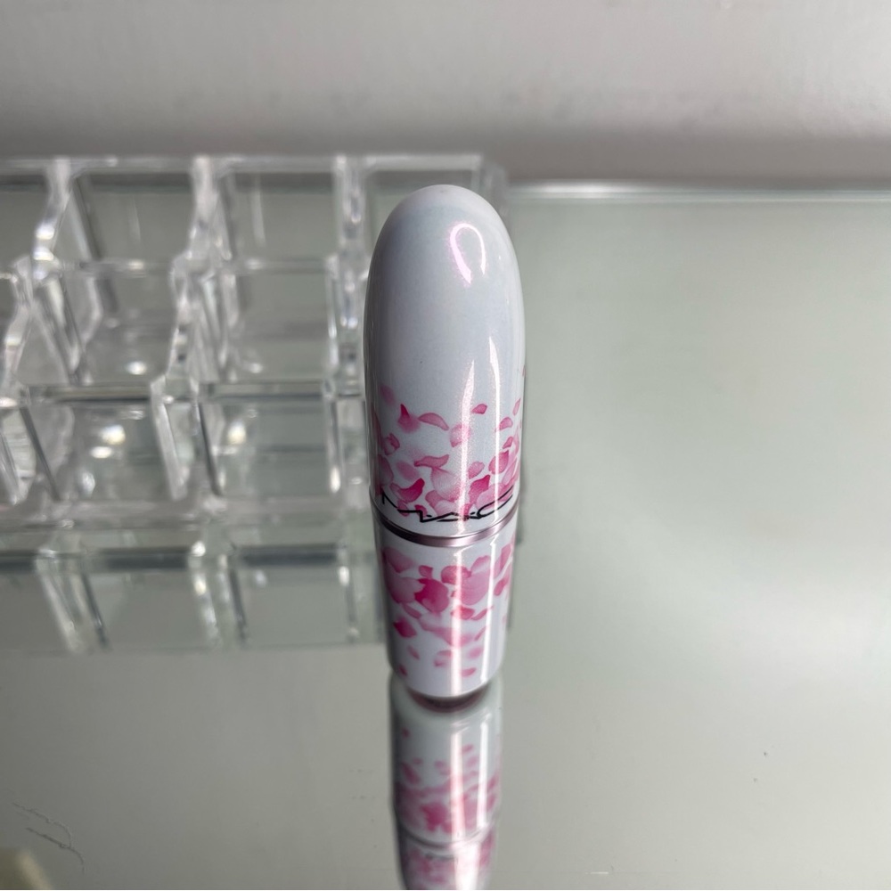 limited edition mac lipstick - Picture 4 of 4